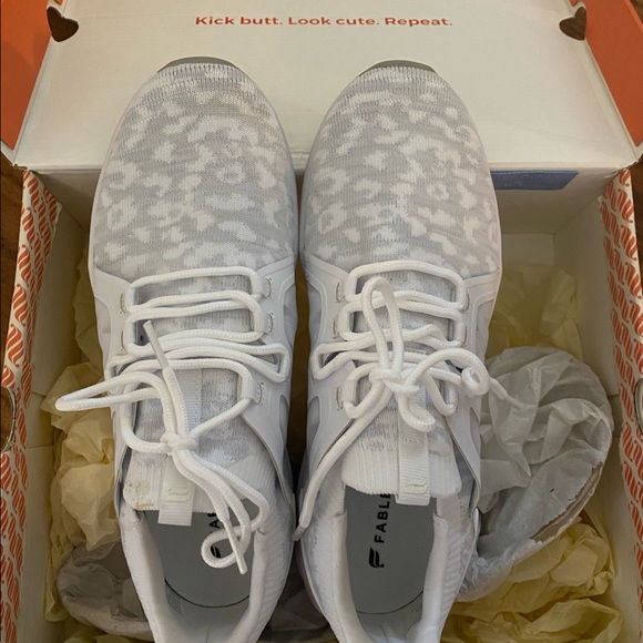 NWT Fabletics - Caheunga Performance Sneaker - Picture 2 of 4